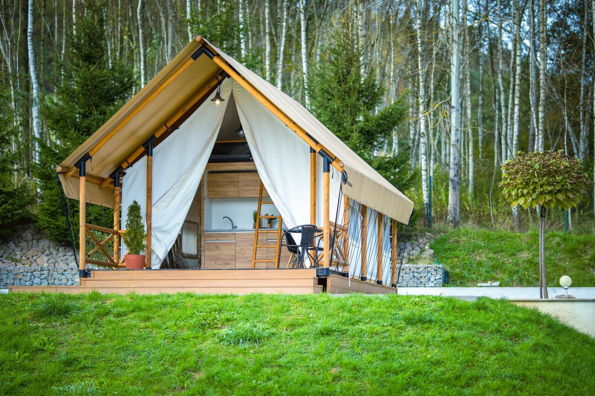 Готель Glamping Pod Gwiazdami Pietrusza Wola Екстер'єр фото