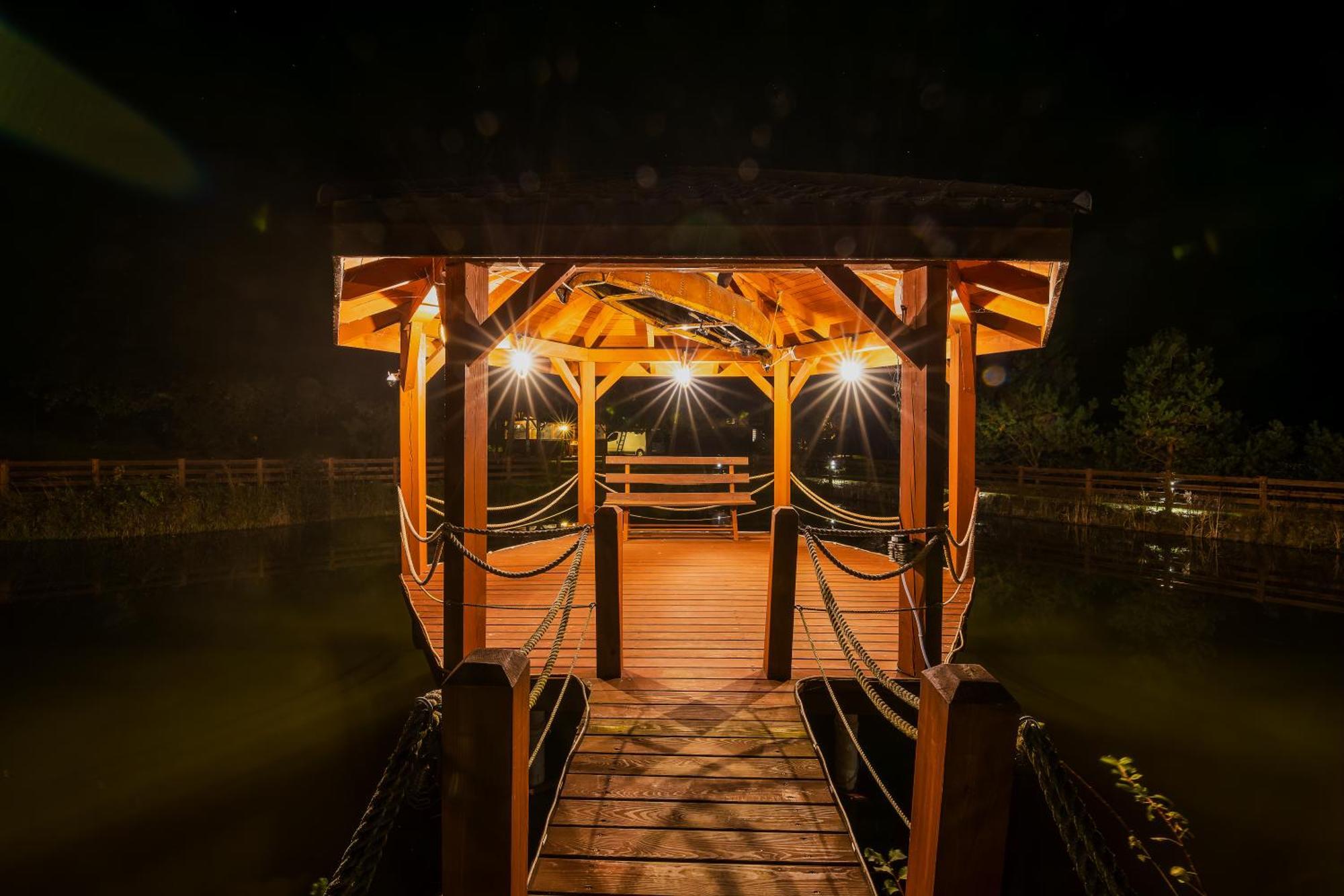 Готель Glamping Pod Gwiazdami Pietrusza Wola Екстер'єр фото